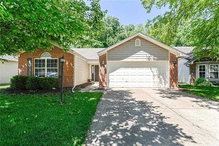 10370 Steambrook Dr Fishers, IN 46038