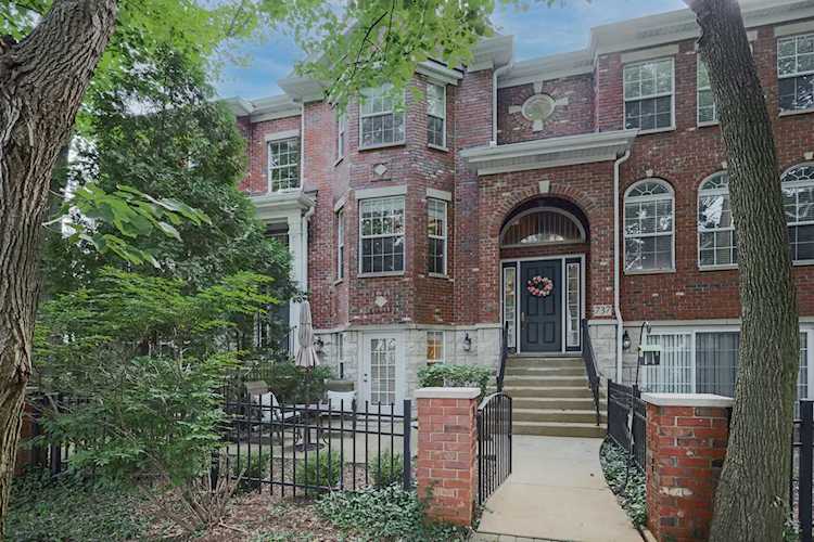 737 Prescott Ct Naperville, IL 60563