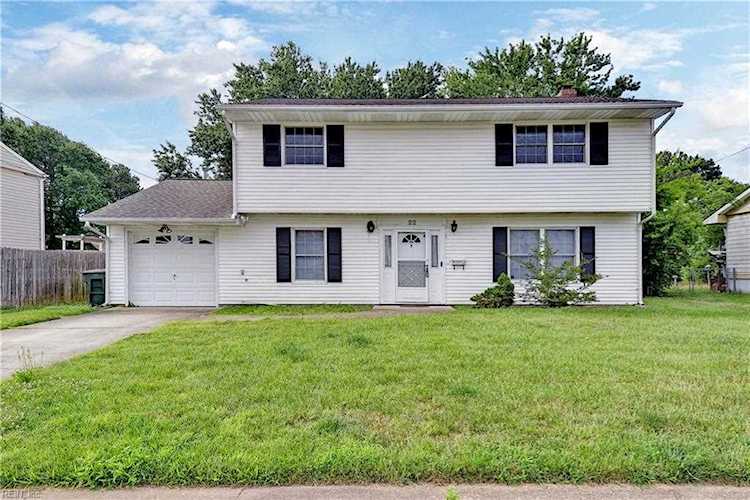 22 Diggs Dr Hampton, VA 23666