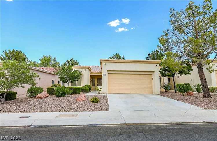 2210 Spring Water Dr Las Vegas, NV 89134