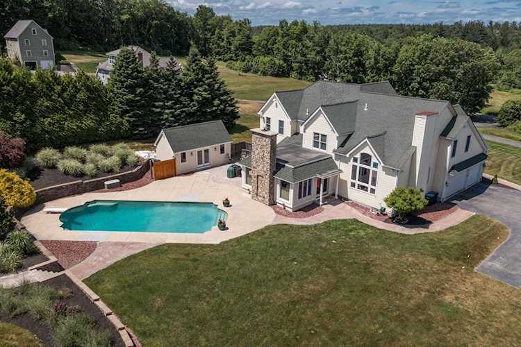 22 Stumpfield Rd Kensington, NH 03833