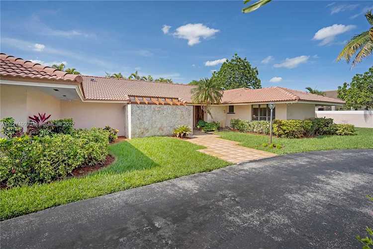 8441 SW 78th St Miami, FL 33143