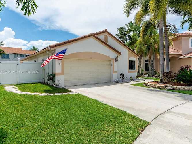 17843 NW 20th St Pembroke Pines, FL 33029