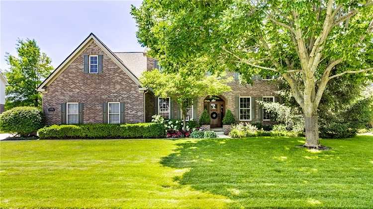 8959 Shelburne Way Zionsville, IN 46077