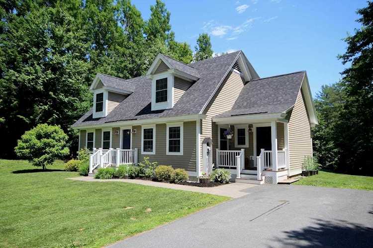 267 Taylor Dr Windsor, VT 05089