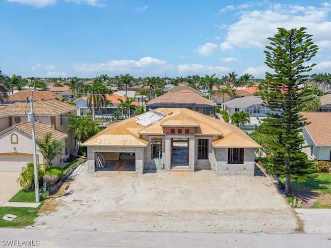 1172 Lamplighter Ct Marco Island, FL 34145