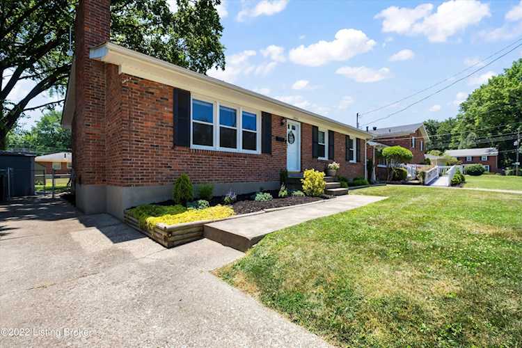 2804 Conroy Pl Louisville, KY 40218