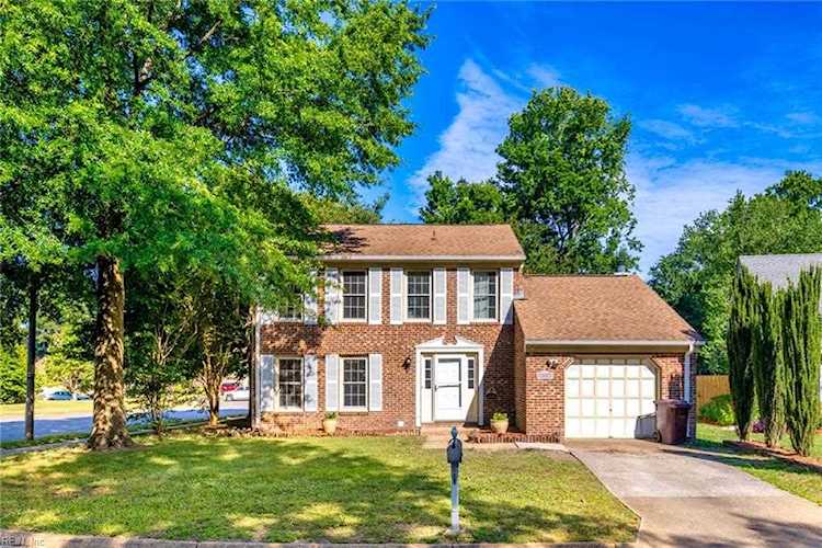 2000 Dawnee Brook Trl Chesapeake, VA 23320