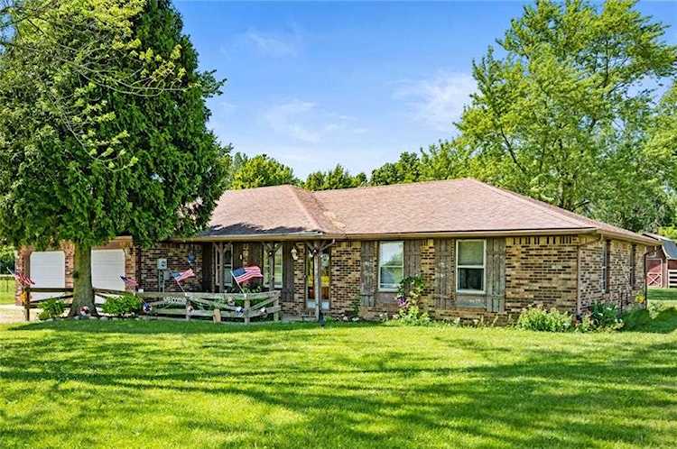 3104 E 950 S Markleville, IN 46056