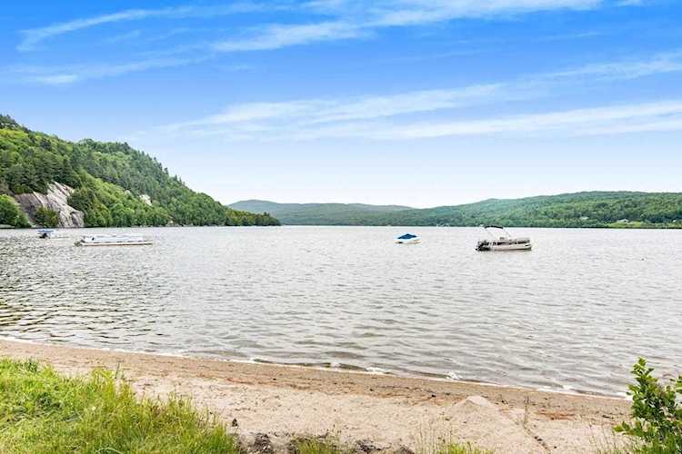 486 Eastern Ave Barton, VT 05822