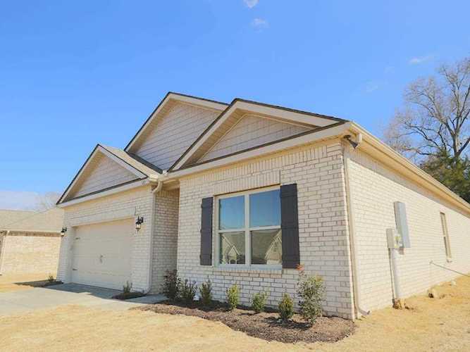 4786 Barrett Oaks Dr Millington, TN 38053