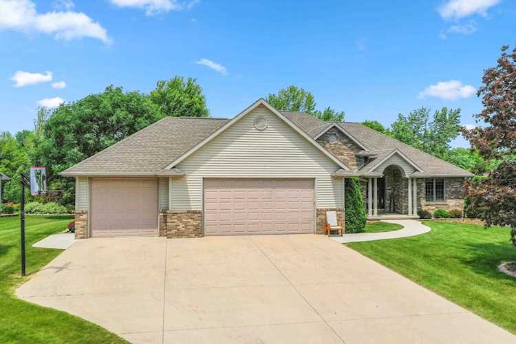 3017 Saybrook Circle Green Bay, WI 54311