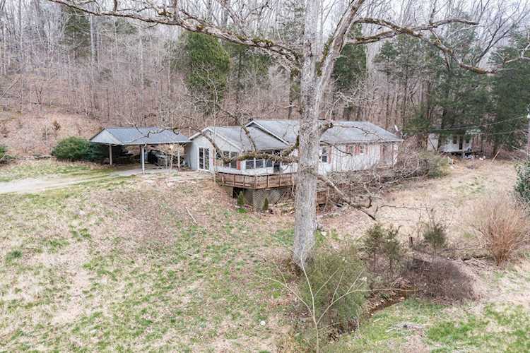 2434 Greenbriar Rd Waverly, TN 37185