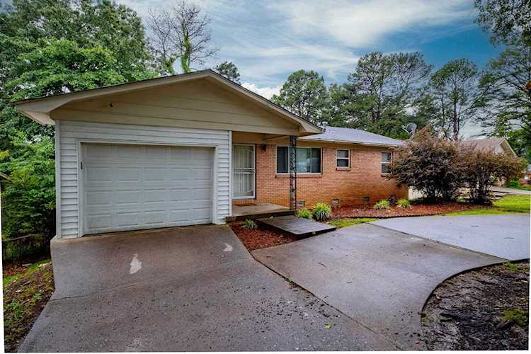 9705 Vaughn Dr Little Rock, AR 72205