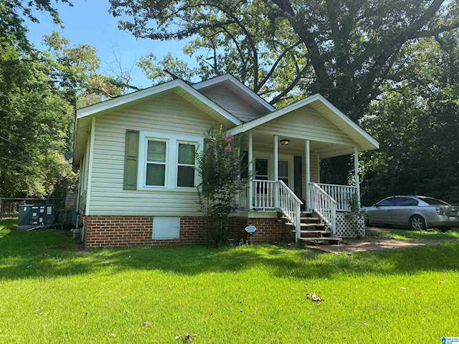 151 Oak Avenue Hueytown, AL 35023