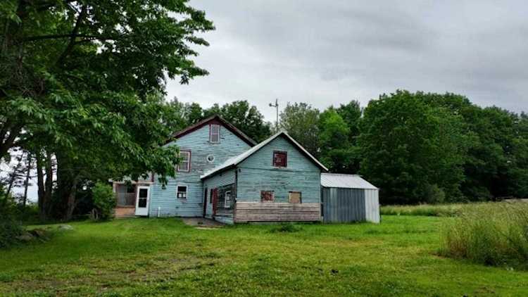 272 Old Newport Rd Claremont, NH 03743
