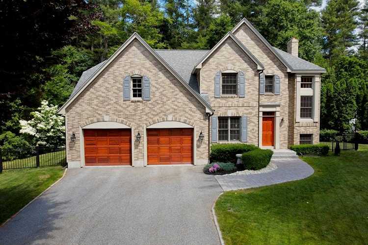 4 Strout Ln Durham, NH 03824