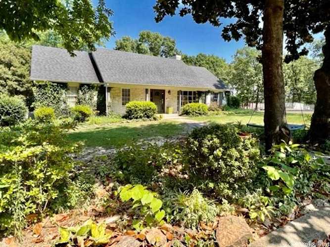 1610 Castle Jonesboro, AR 72401