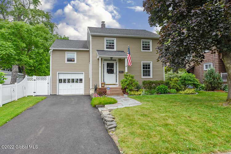 6 Lincoln Ave Delmar, NY 12054