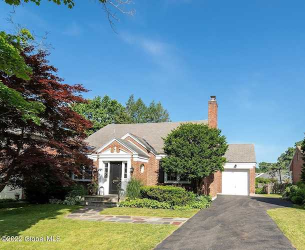 180 Holmes Dale Albany, NY 12208