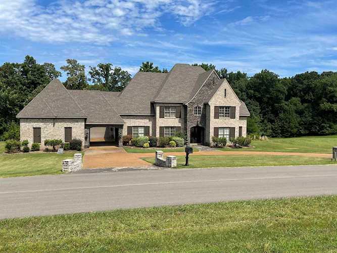 270 Aston Cross Dr Eads, TN 38028