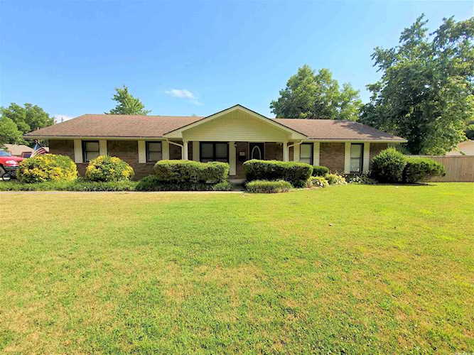 620 W Cherry St Piggott, AR 72454