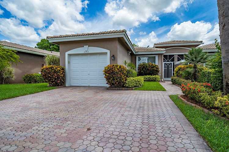 5743 Emerald Cay Terrace Boynton Beach, FL 33437