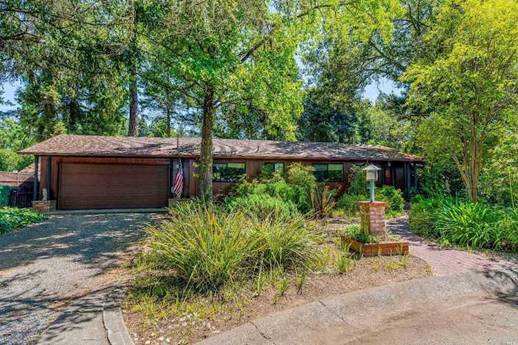 1525 Glenwood Drive Ukiah, CA 95482