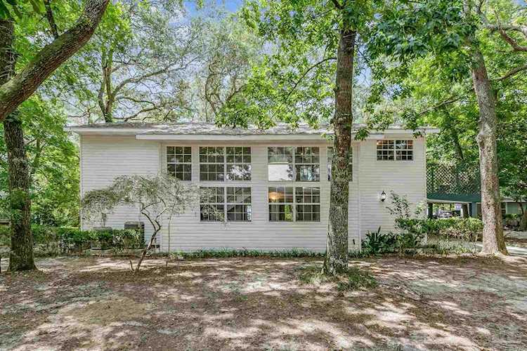 8171 Stillwater Cv Navarre, FL 32566