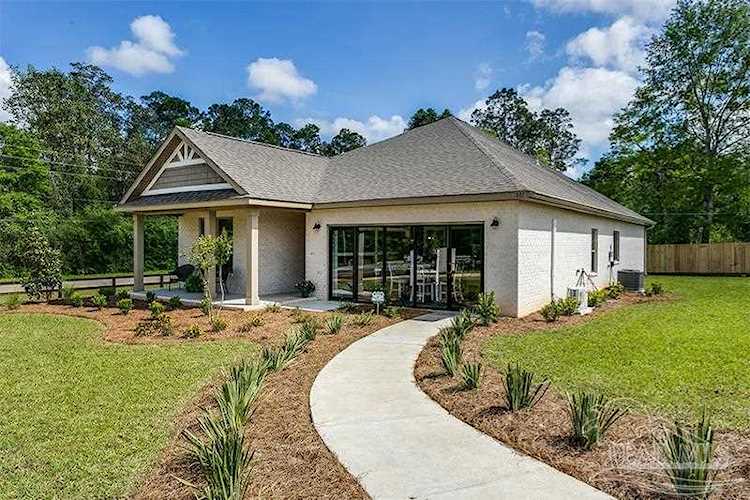 1201 Meadow Trl Cantonment, FL 32533