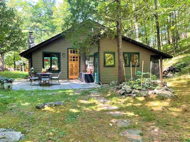 38 Hillman Rd Woodstock, NY 12498