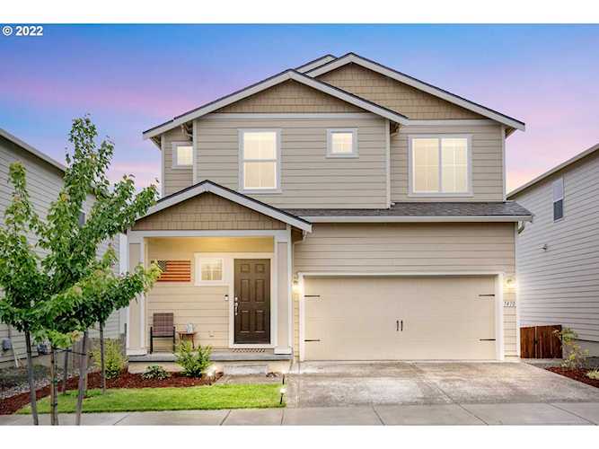 1410 W 15th Ave La Center, WA 98629