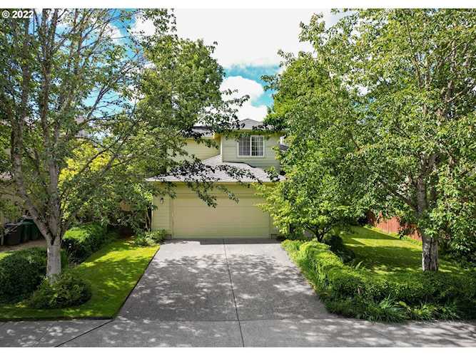 15718 NW Rondos Dr Portland, OR 97210