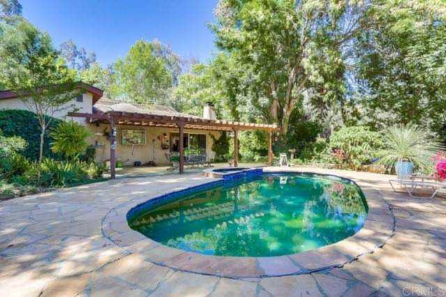 29560 Lilac Rd Valley Center, CA 92082