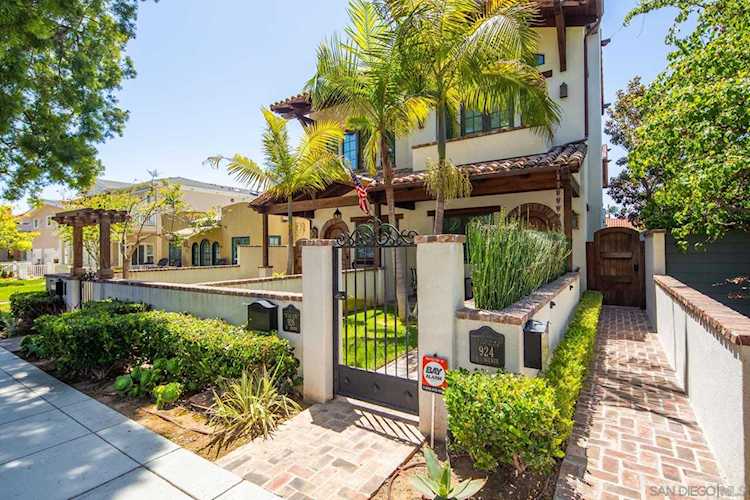 924 E Ave Coronado, CA 92118