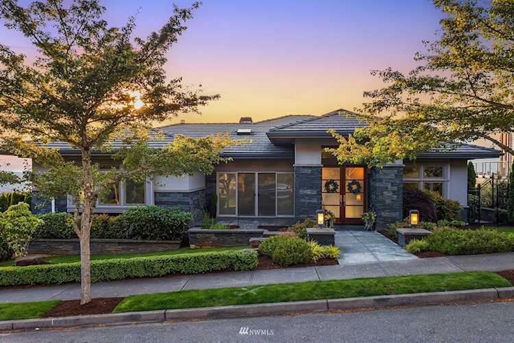 3168 NE Harrison Dr. Issaquah, WA 98029