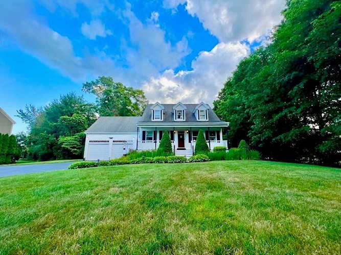 1 Copper Beech Cir West Bridgewater, MA 02379