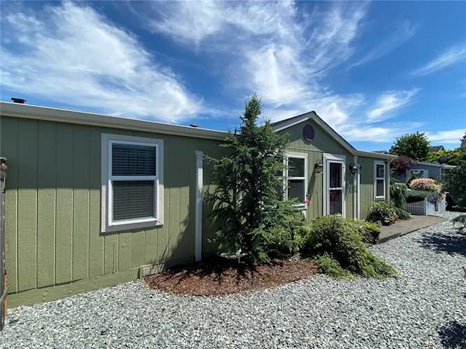 10411 197th St E #27 Graham, WA 98338
