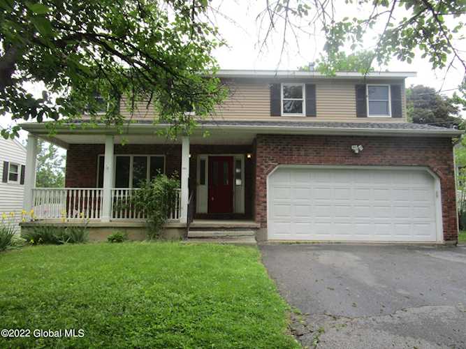 131 Hillcrest Ave Albany, NY 12203