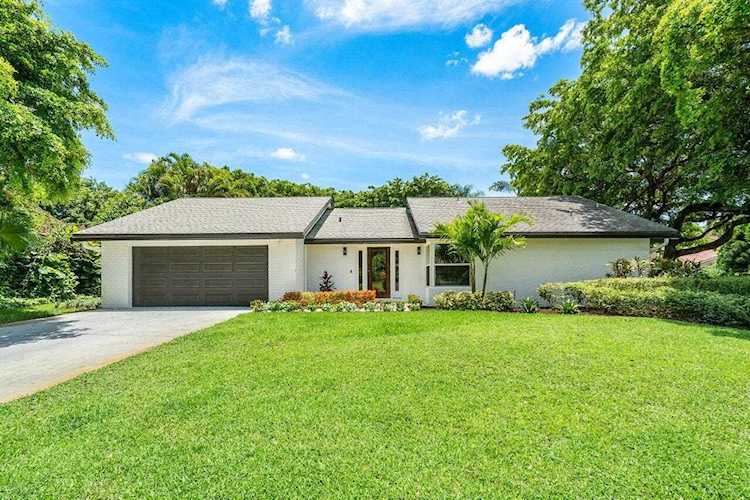 6205 Celadon Circle West Palm Beach, FL 33418