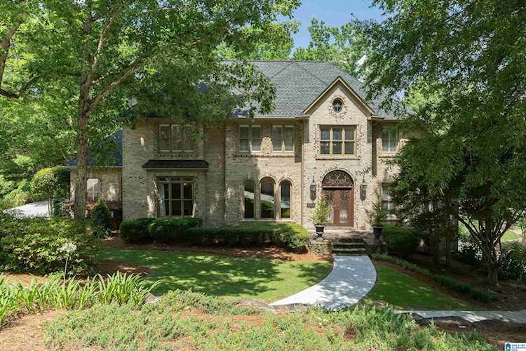 2028 Bridgelake Drive Hoover, AL 35244