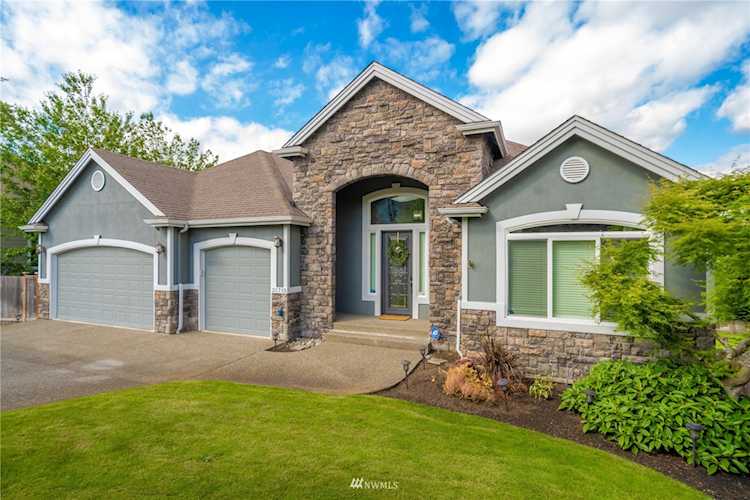 21715 Quiet Water Loop Lake Tapps, WA 98391