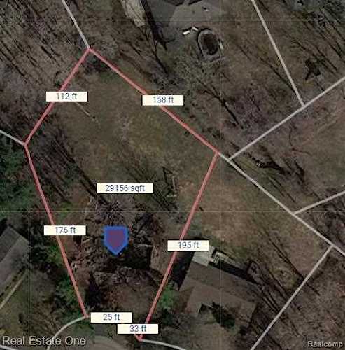 7173 Riverbend Ct Washington Twp, MI 48094 | MLS 2220020534 Photo 1