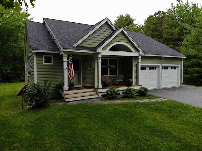 8 Sunningdale Dr Somersworth, NH 03878
