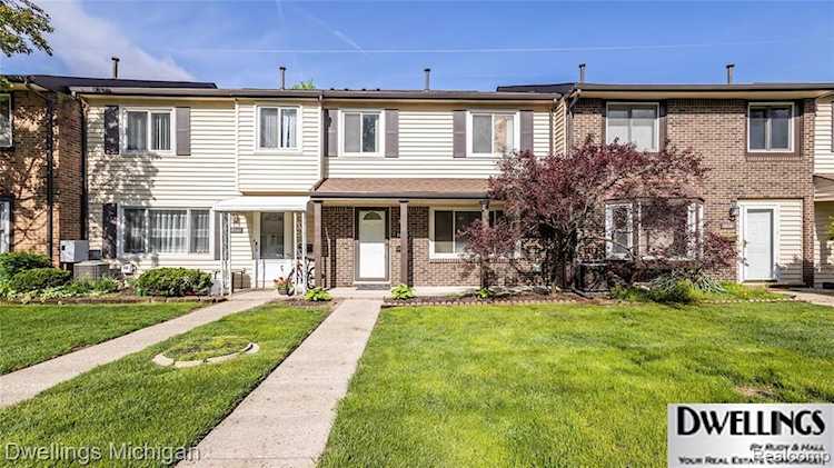 Metro Detroit House Finder | Dwellings Michigan Real Estate Photo 1