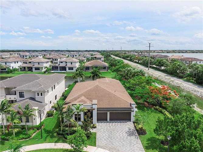 10950 Shore St Parkland, FL 33076