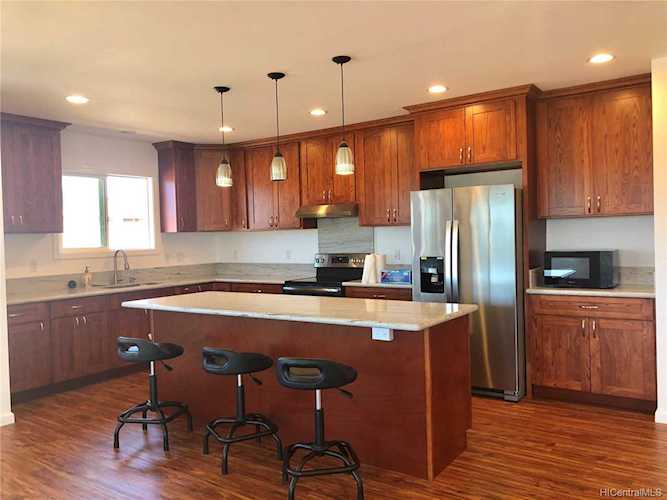 1184 Palekaiko Street #B Pearl City, HI 96782