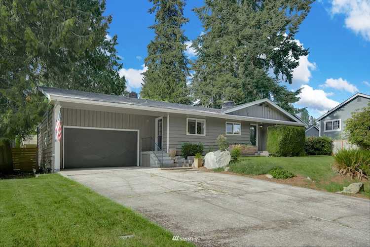 8908 NE 145th St Kenmore, WA 98028