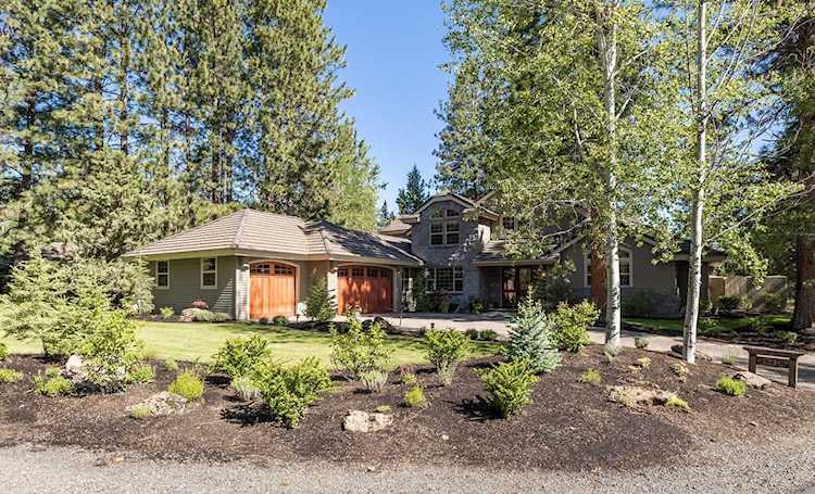 19470 Tam Lake Ct Bend, OR 97702 | MLS 220148602 Photo 1