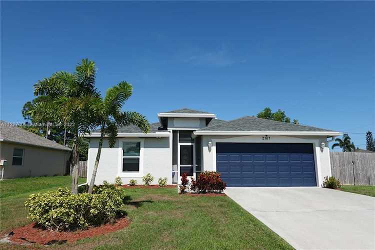 2167 SW Best St Port St. Lucie, FL 34984